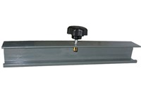 Skyltfäste för plastskyltar på stolprör